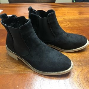 BNWT Black Faux Suede Booties